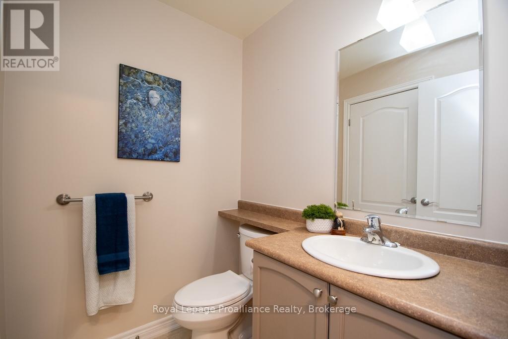 #212 869 CLONSILLA AVENUE - 16
