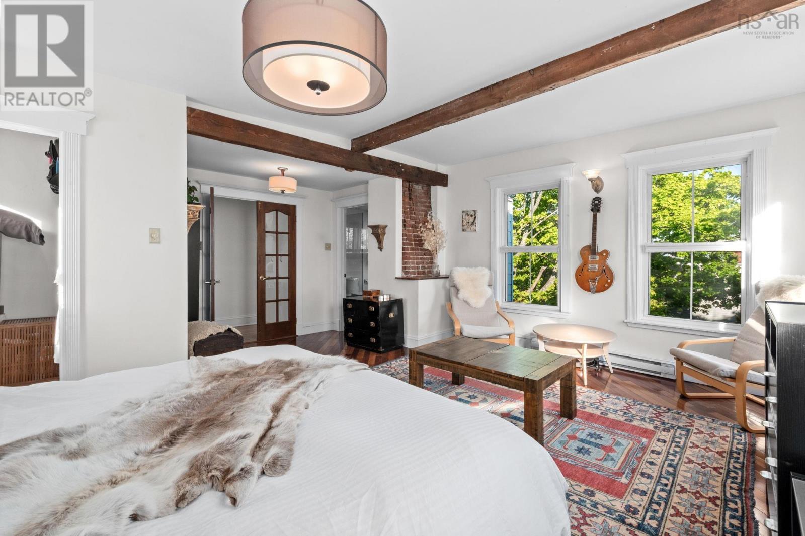 Property 27 of 49 of 3342 Robie Street