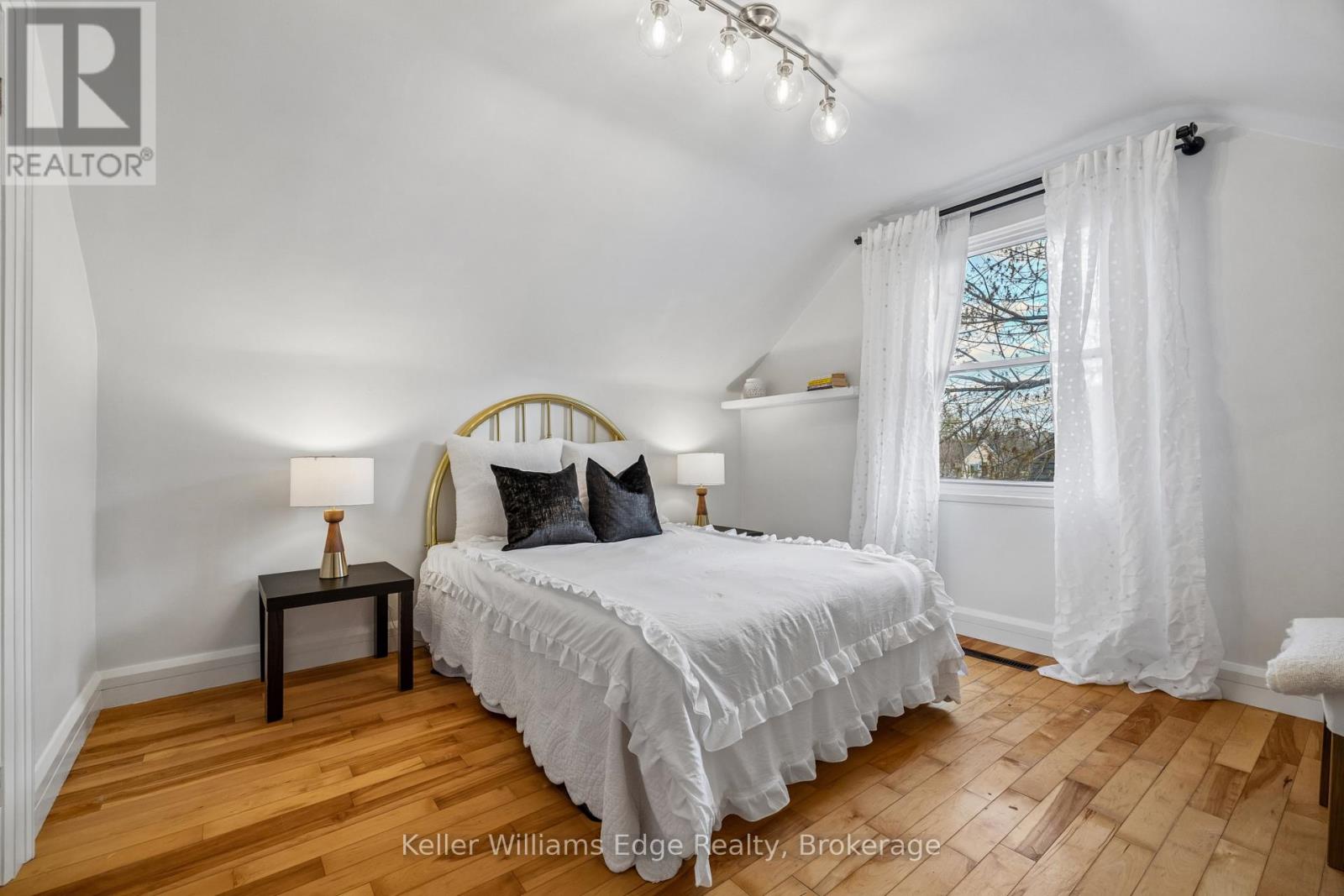 7 WASHINGTON AVENUE - 26