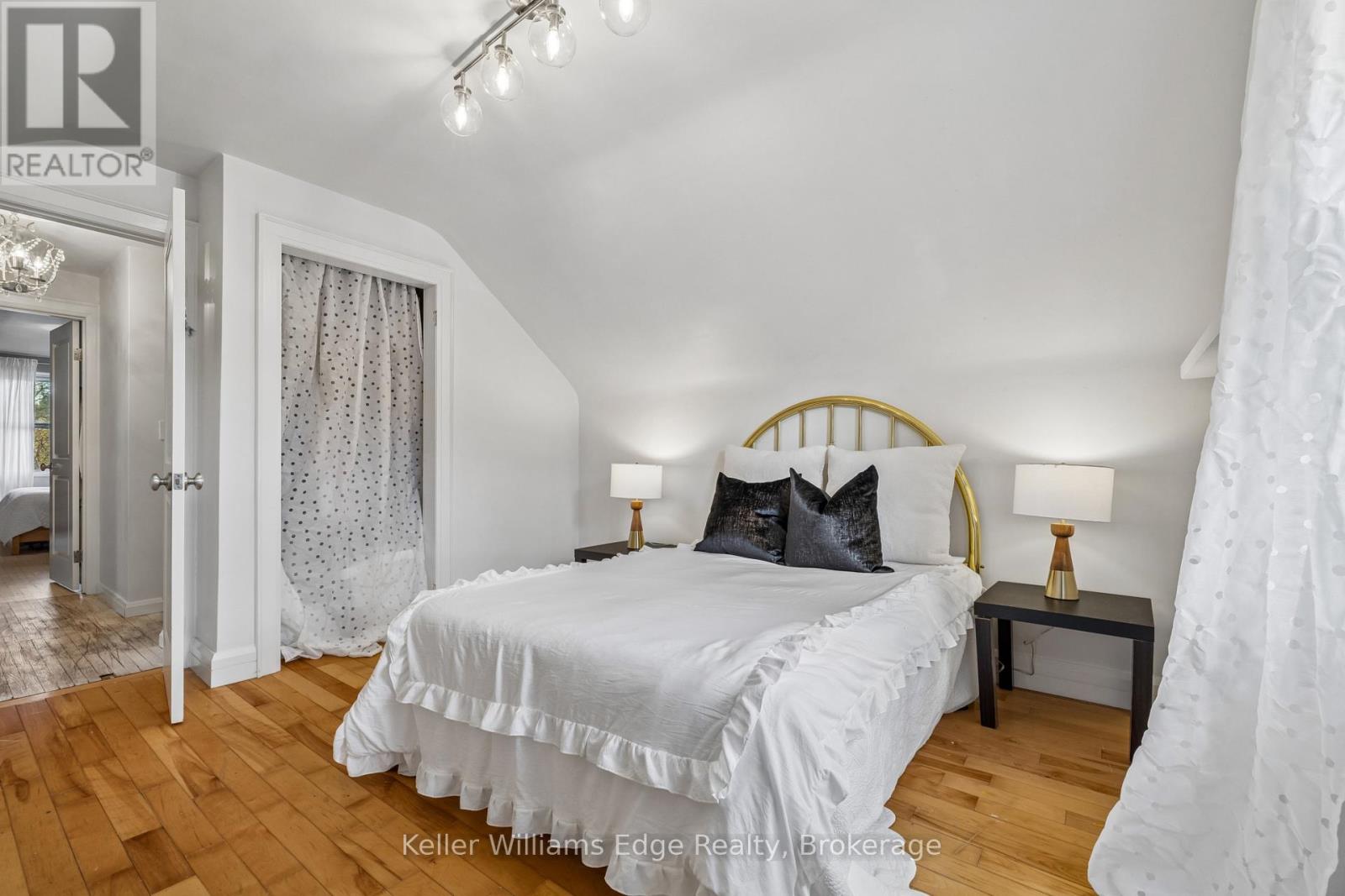 7 WASHINGTON AVENUE - 27