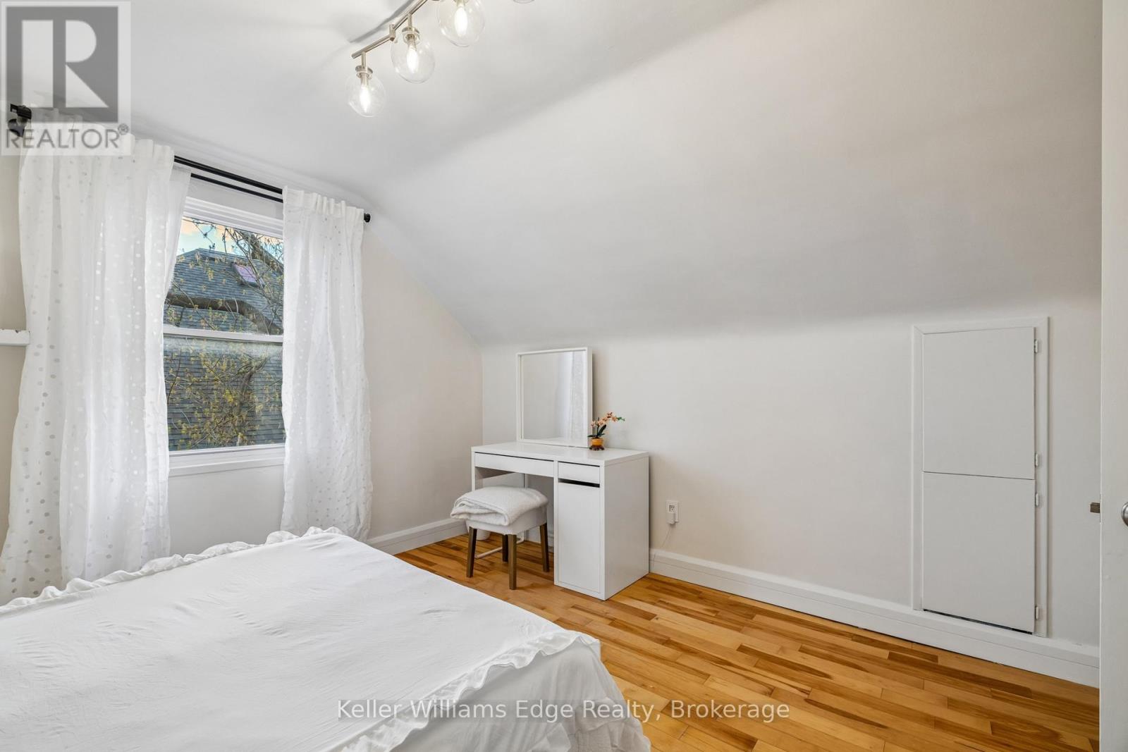 7 WASHINGTON AVENUE - 28