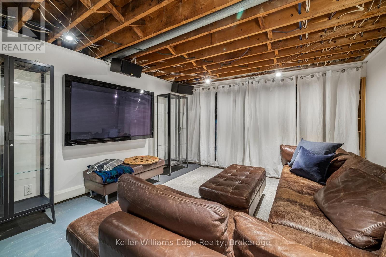 7 WASHINGTON AVENUE - 30