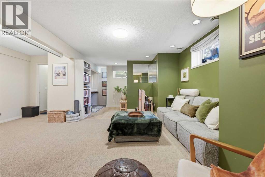 3031 23 Avenue SW — photo 27