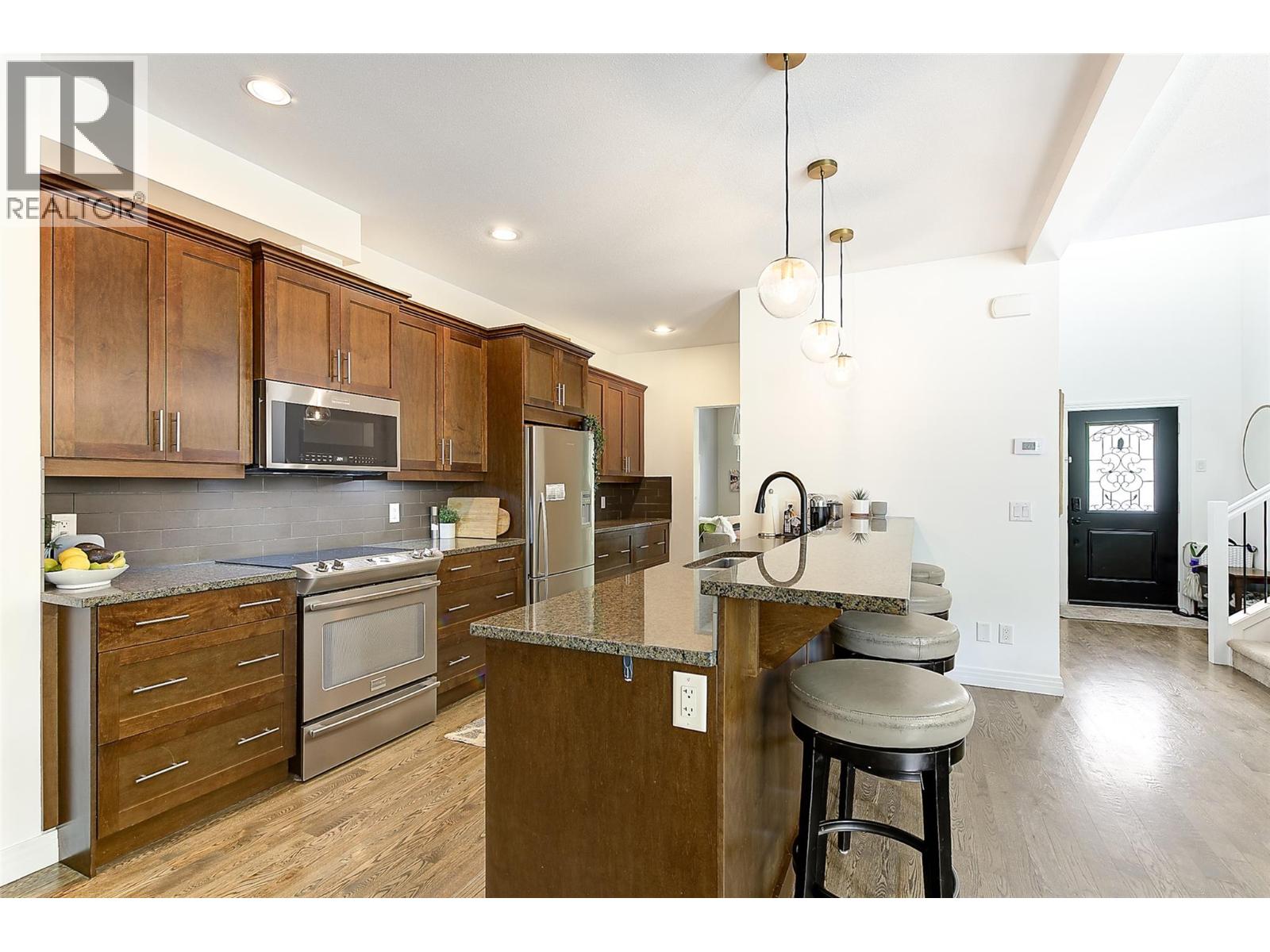#19 328 Providence Avenue - 9