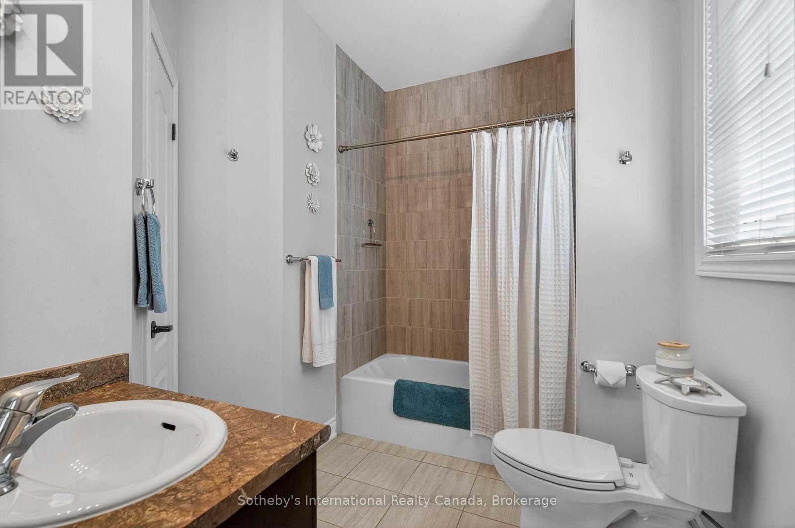 409 BAYPORT BOULEVARD - 33
