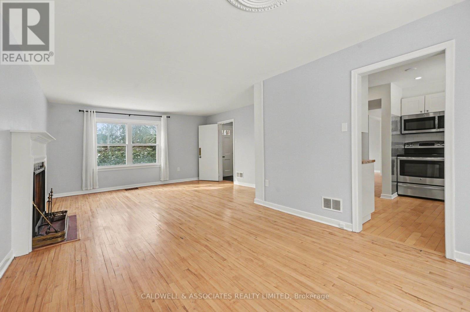 4 Bed, 2 Bath House for Rent in Ottawa – 5 ARUNDEL AVENUE, Ottawa – MLS# X13420146 - Image 8