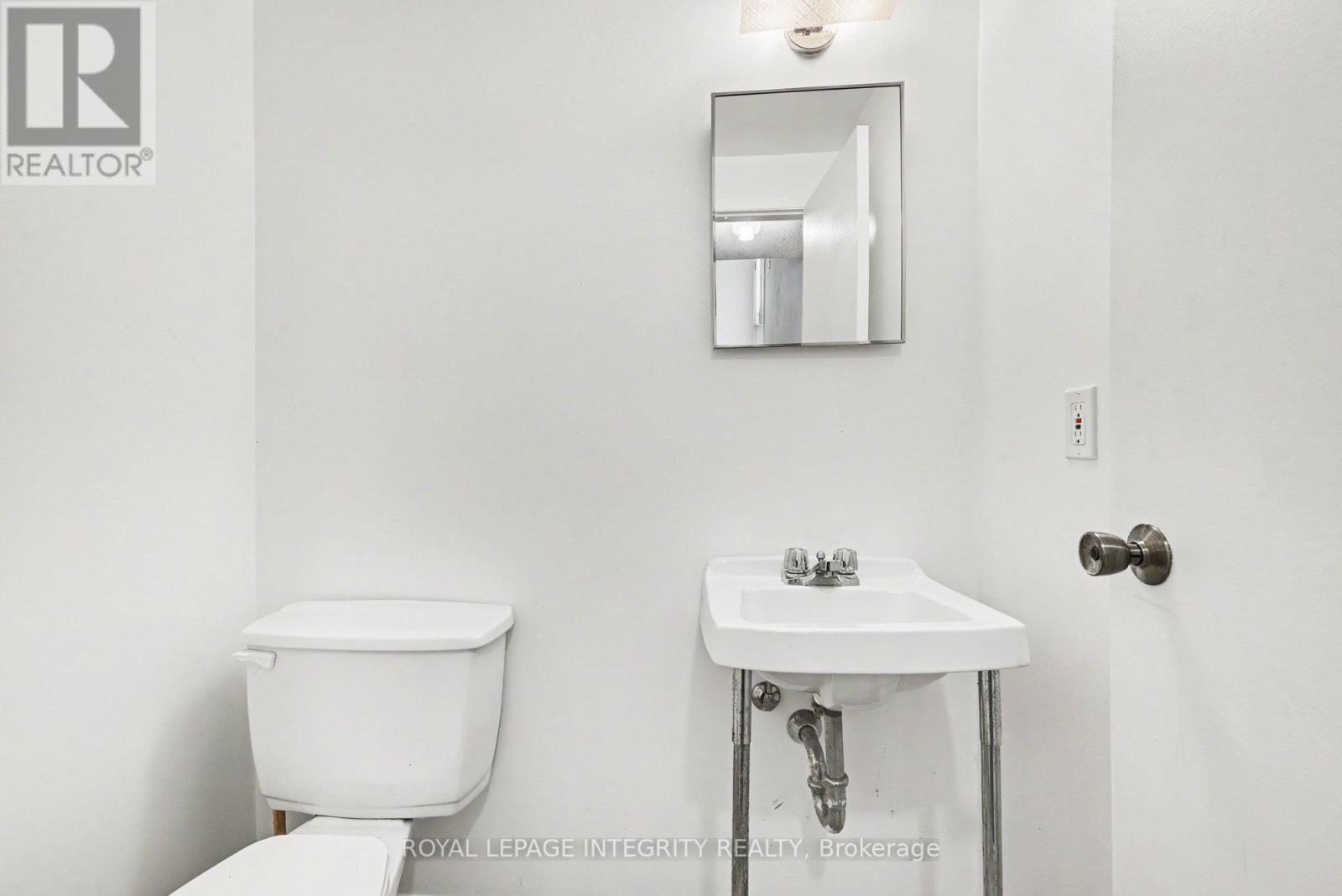 3 Bed, 2 Bath House for Sale in Ottawa – A – 26A LOVELL LANE, Ottawa – MLS# X13420206 - Image 19