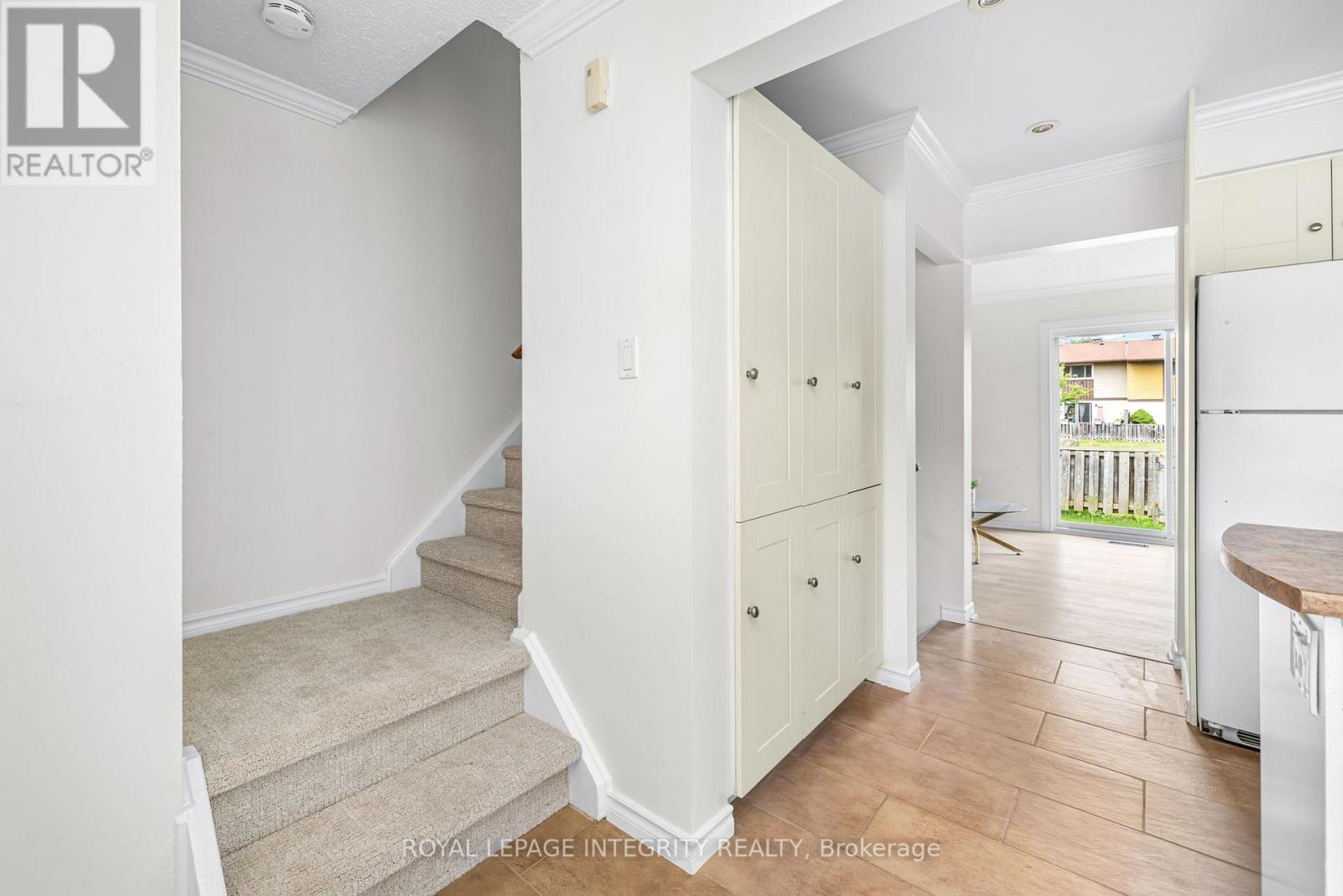 3 Bed, 3 Bath House for Sale in Ottawa – 82 – 2570 SOUTHVALE CRESCENT, Ottawa – MLS# X13420282 - Image 29
