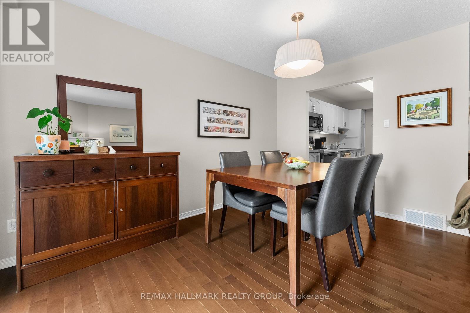 3 Bed, 3 Bath House for Sale in Ottawa – 20 ROYAL OAK COURT, Ottawa – MLS# X13420304 - Image 22