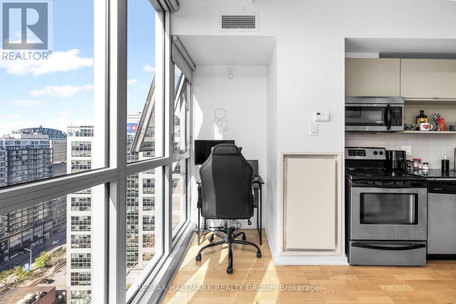 1 Bed, 1 Bath House for Sale in Ottawa – 2207 – 324 LAURIER AVENUE W, Ottawa – MLS# X13420316 - Image 13