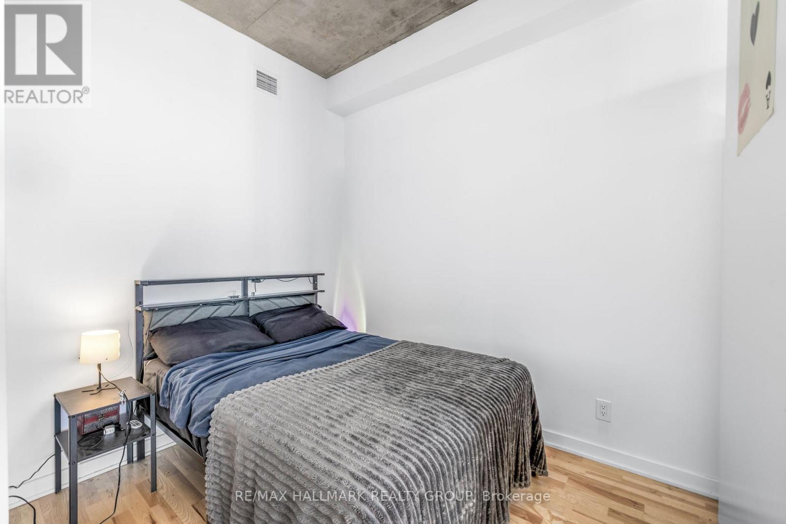 1 Bed, 1 Bath House for Sale in Ottawa – 2207 – 324 LAURIER AVENUE W, Ottawa – MLS# X13420316 - Image 18