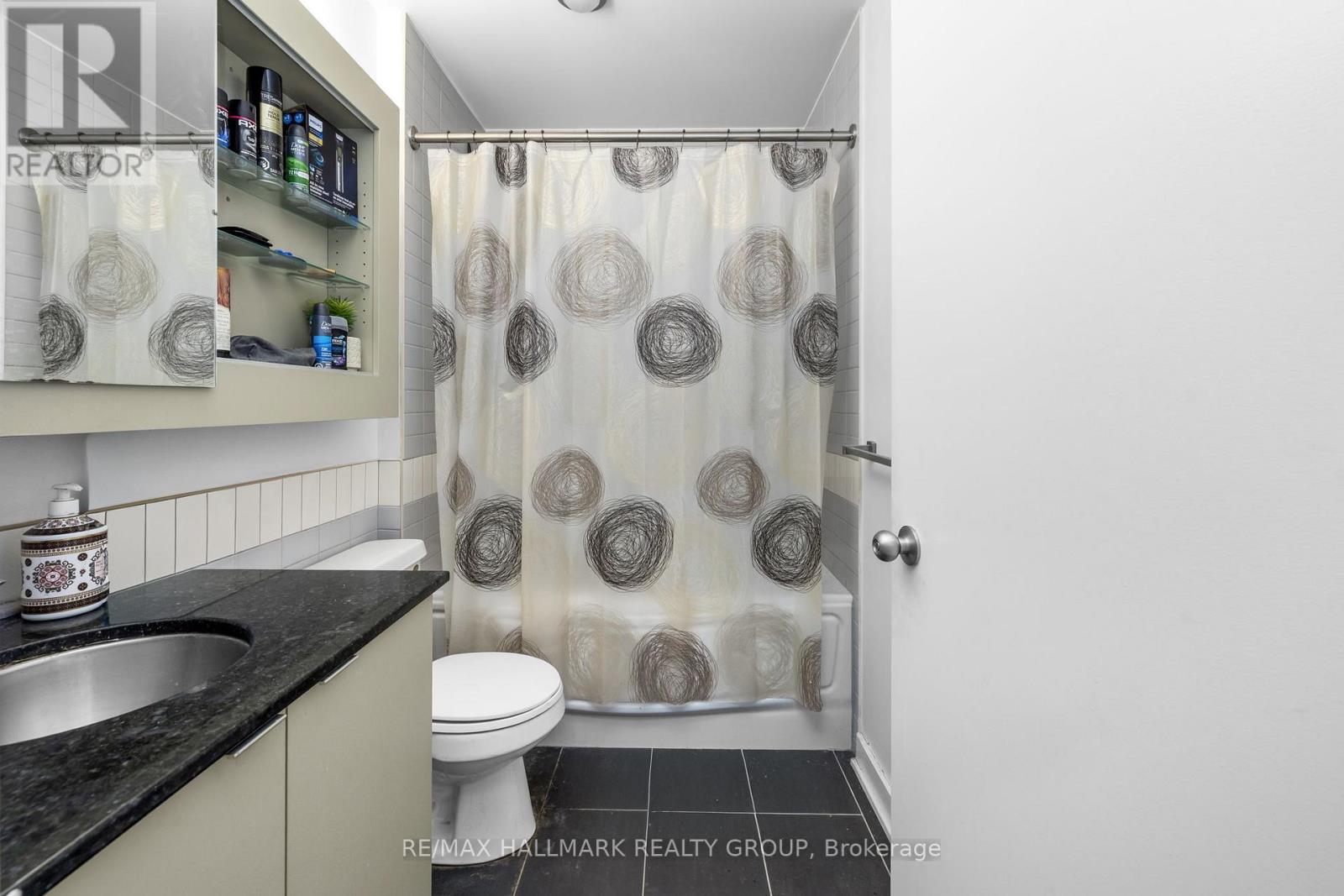 1 Bed, 1 Bath House for Sale in Ottawa – 2207 – 324 LAURIER AVENUE W, Ottawa – MLS# X13420316 - Image 7