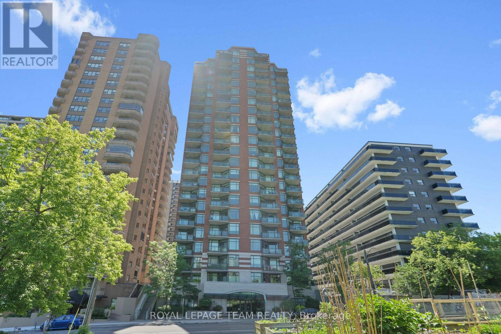 #1905 570 LAURIER AVENUE W - 1