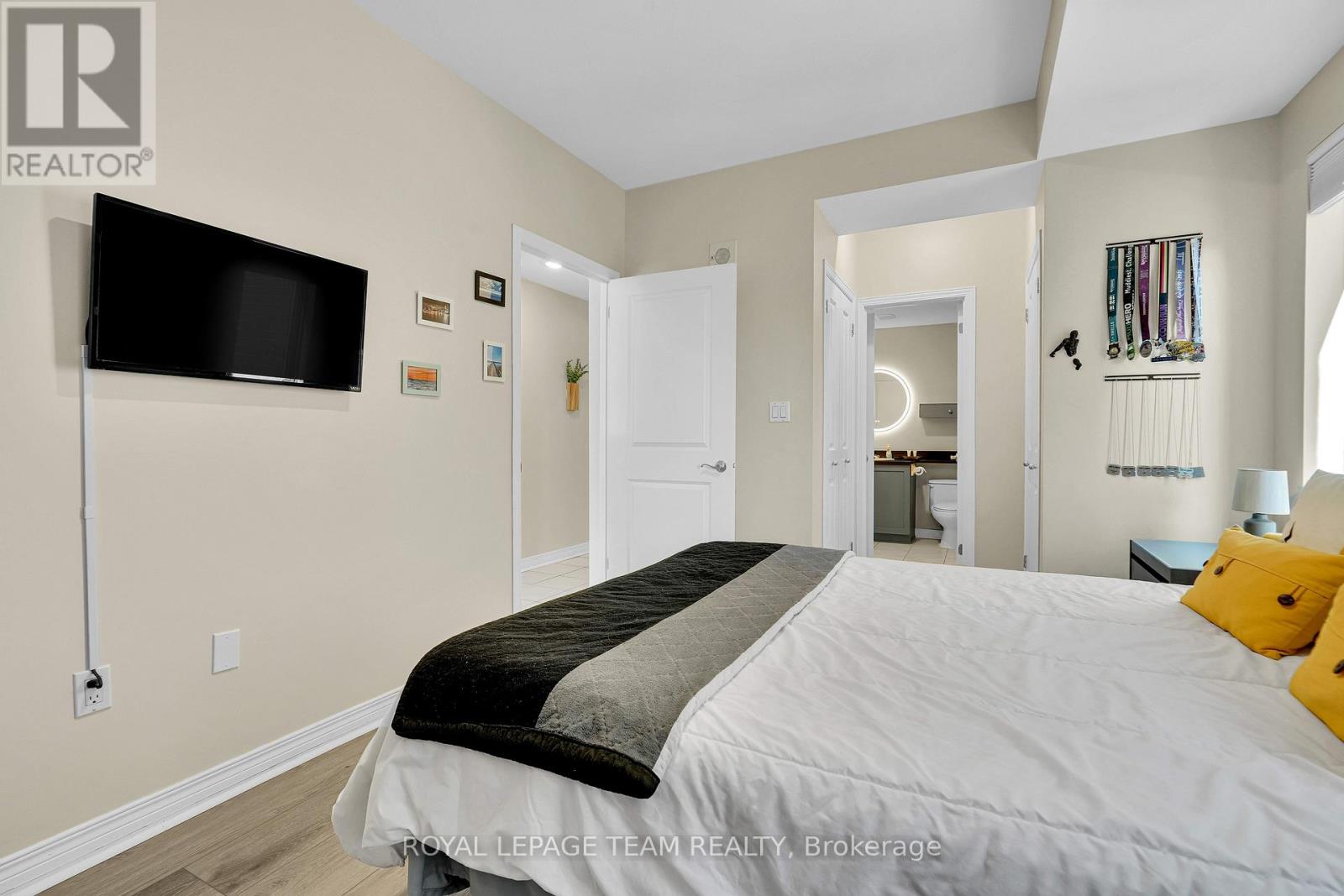 #1905 570 LAURIER AVENUE W - 11