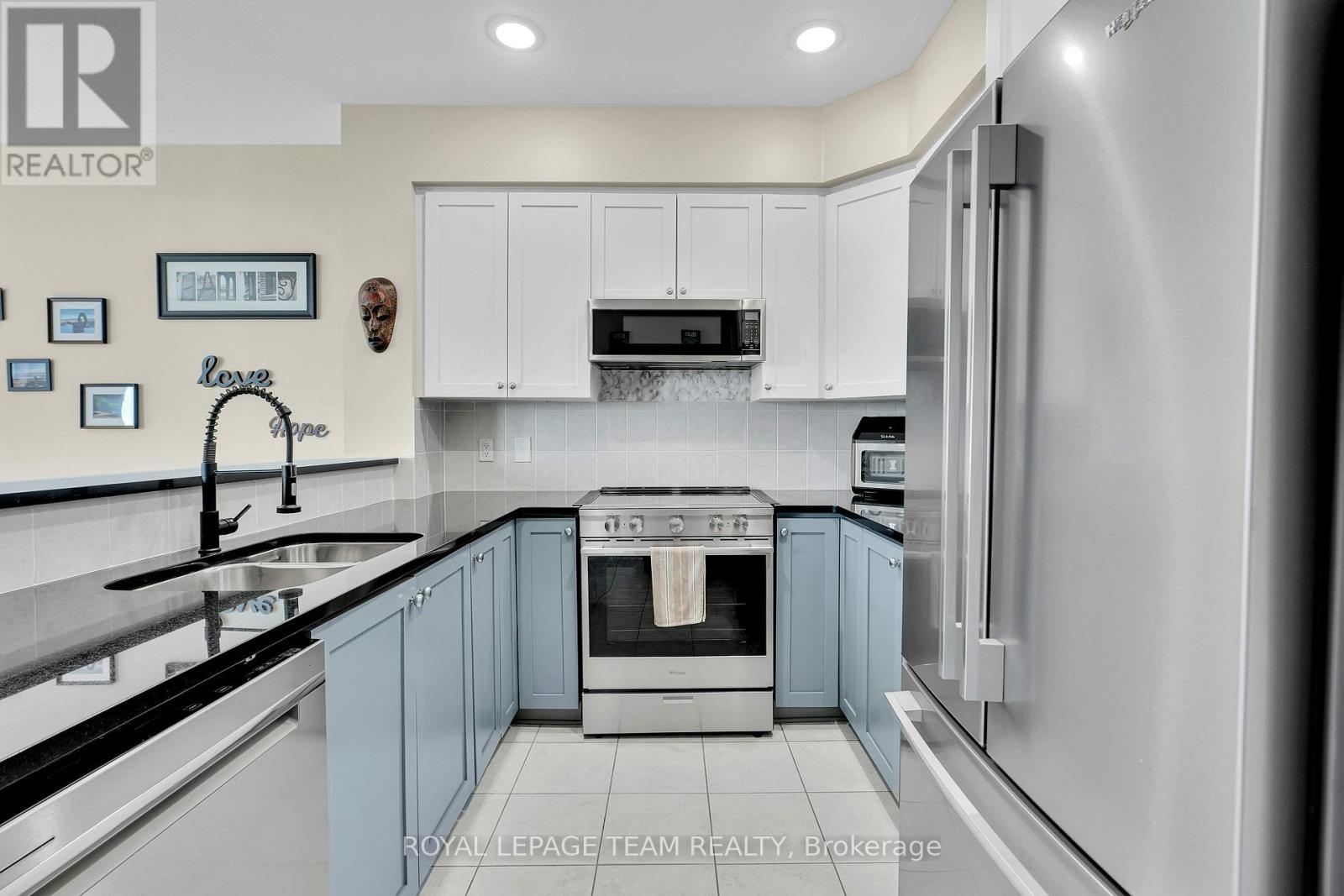 #1905 570 LAURIER AVENUE W - 16