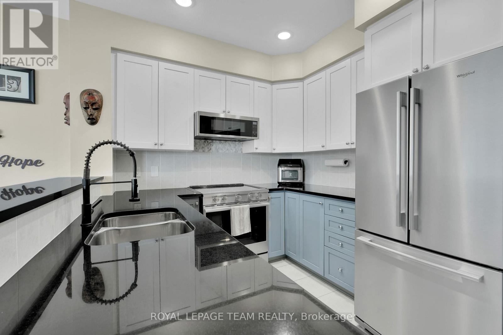 #1905 570 LAURIER AVENUE W - 18