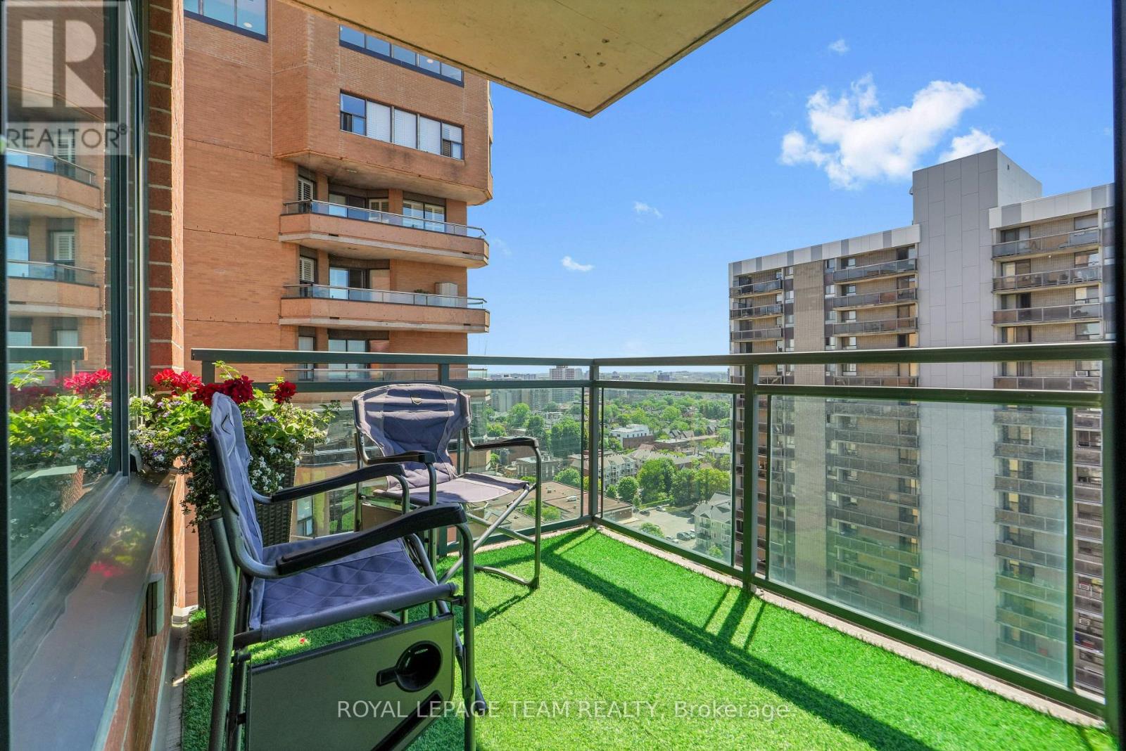 #1905 570 LAURIER AVENUE W - 30