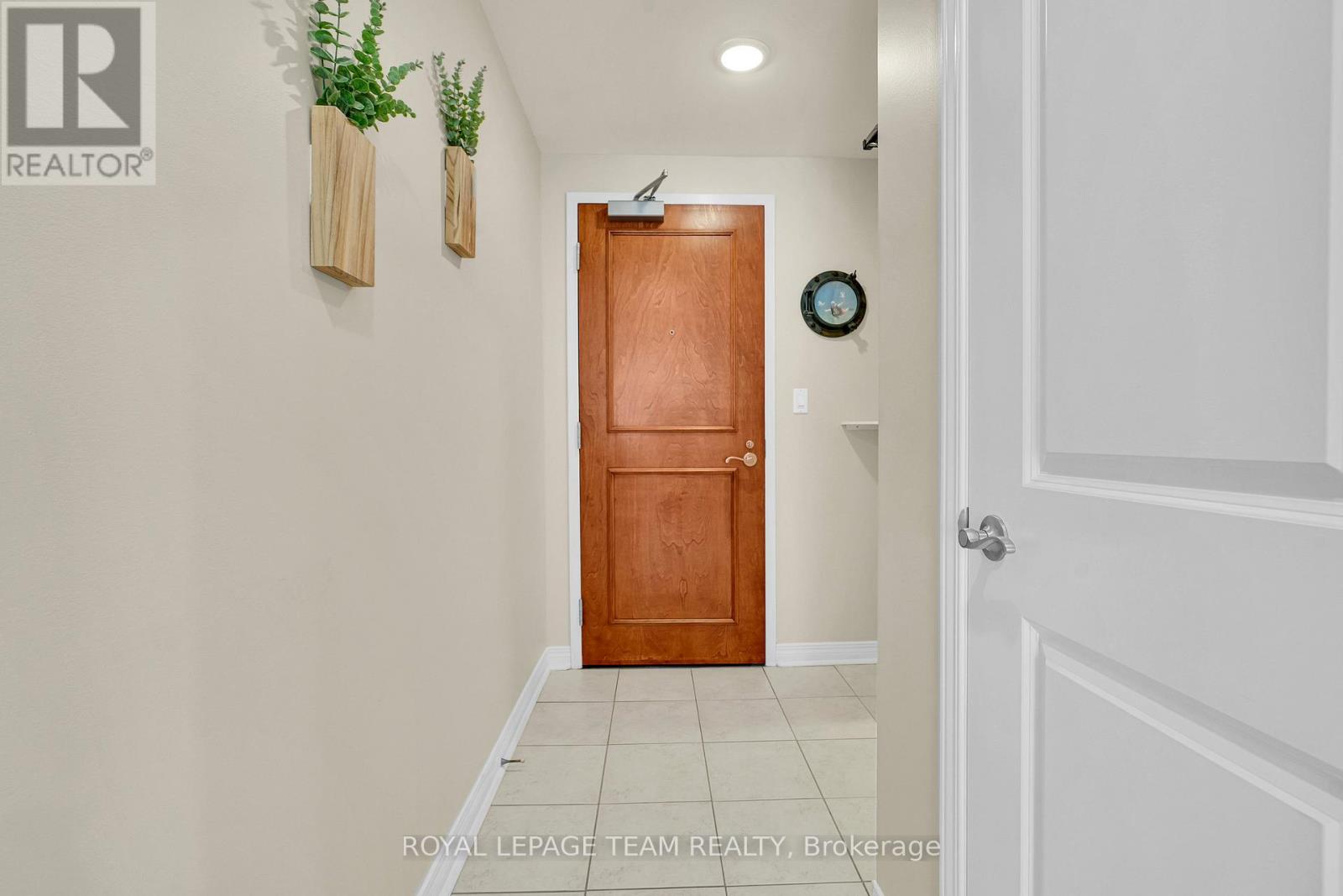 #1905 570 LAURIER AVENUE W - 8