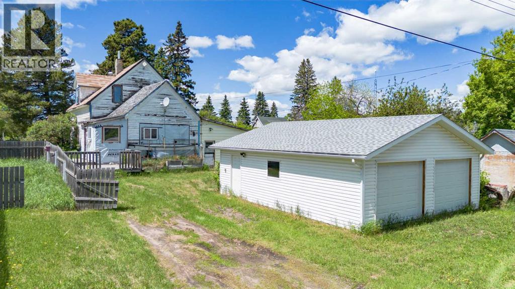 5107 52 Street - photo 2