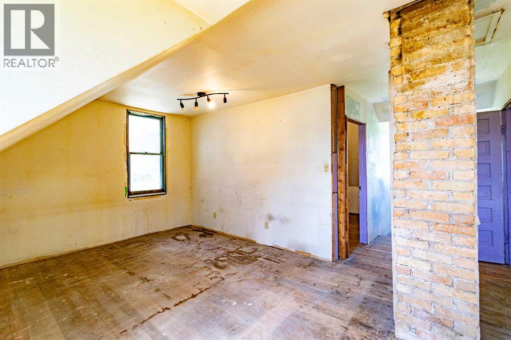 5107 52 Street — photo 29