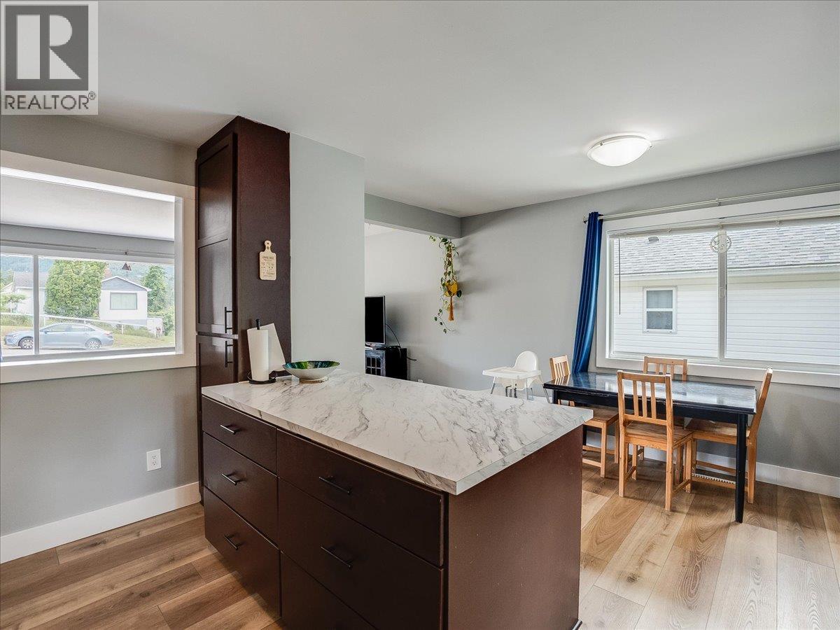 856 7TH Avenue - 22