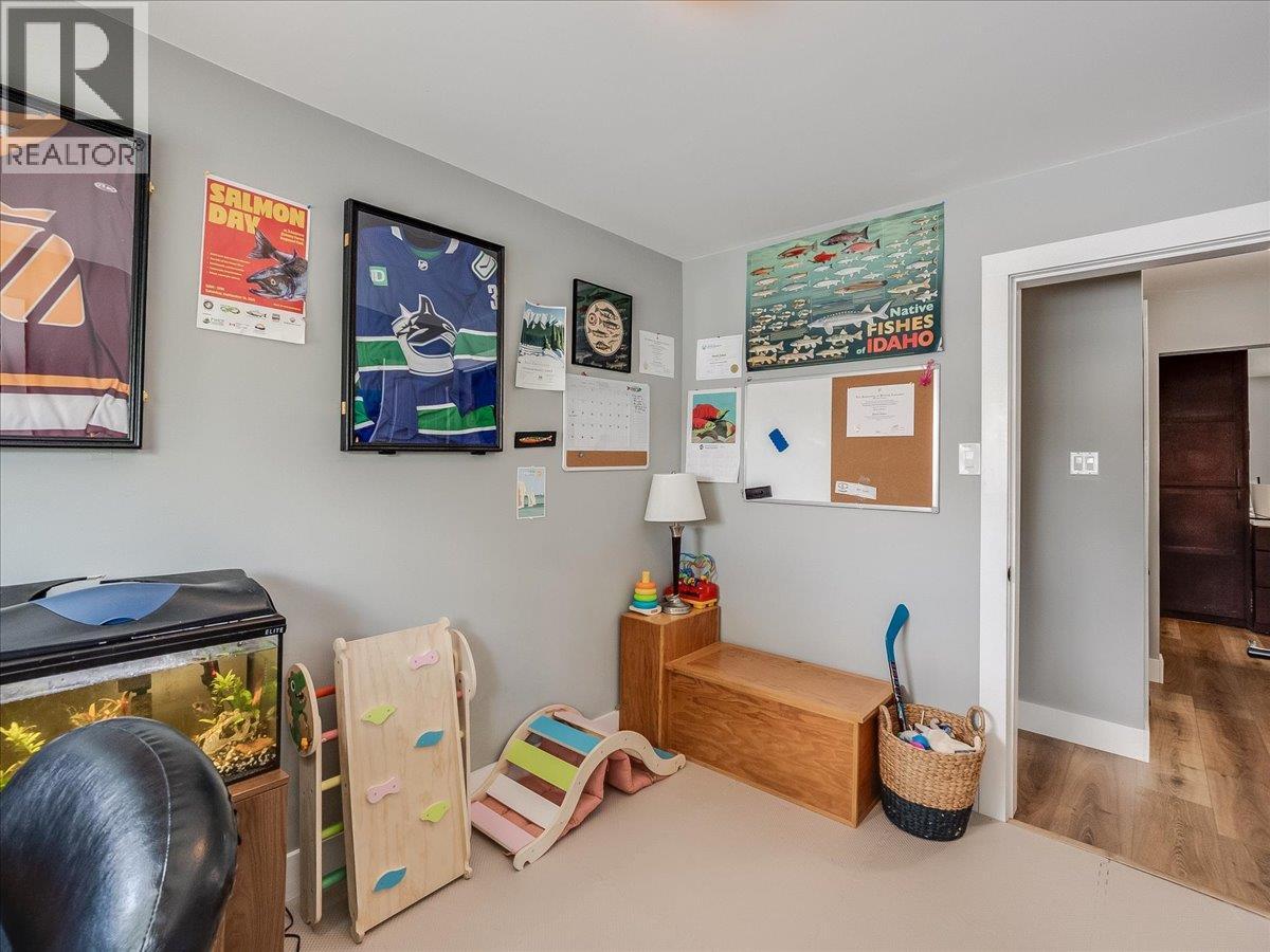 856 7TH Avenue - 29