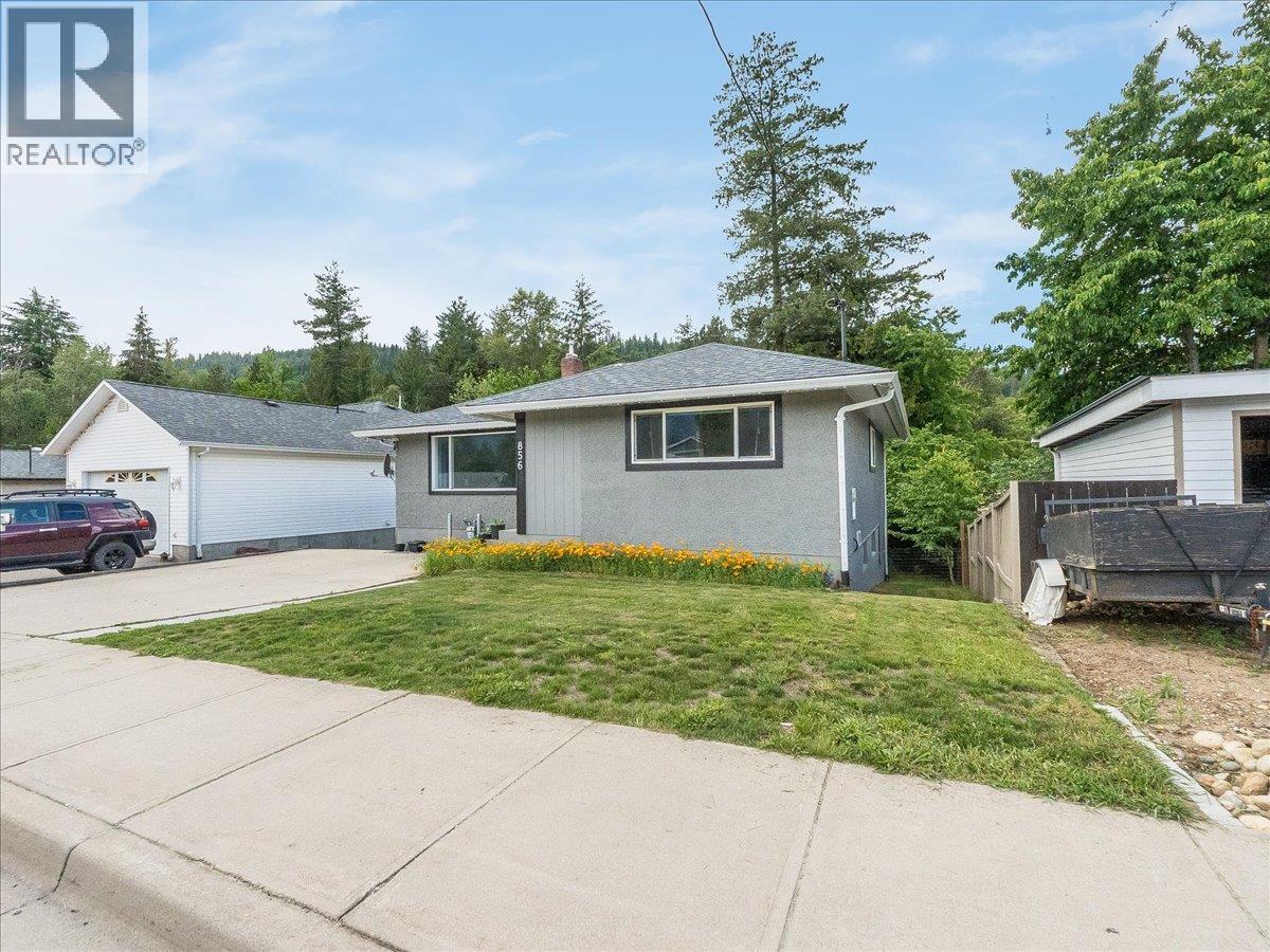 856 7TH Avenue - Image 3