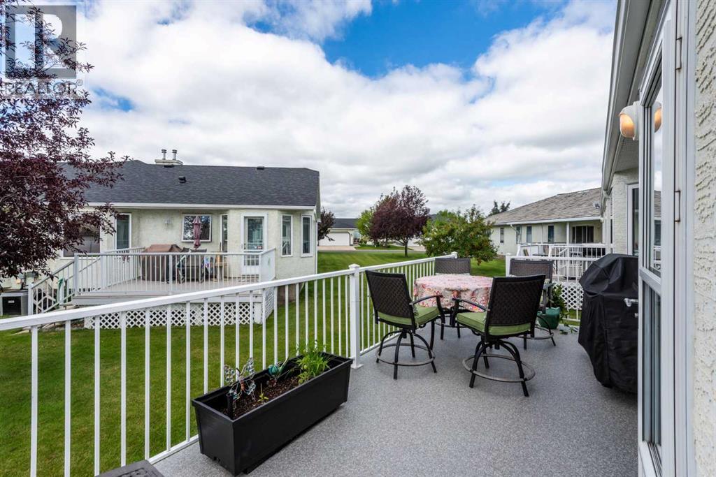 3 Strathmore Lakes Bay — photo 28