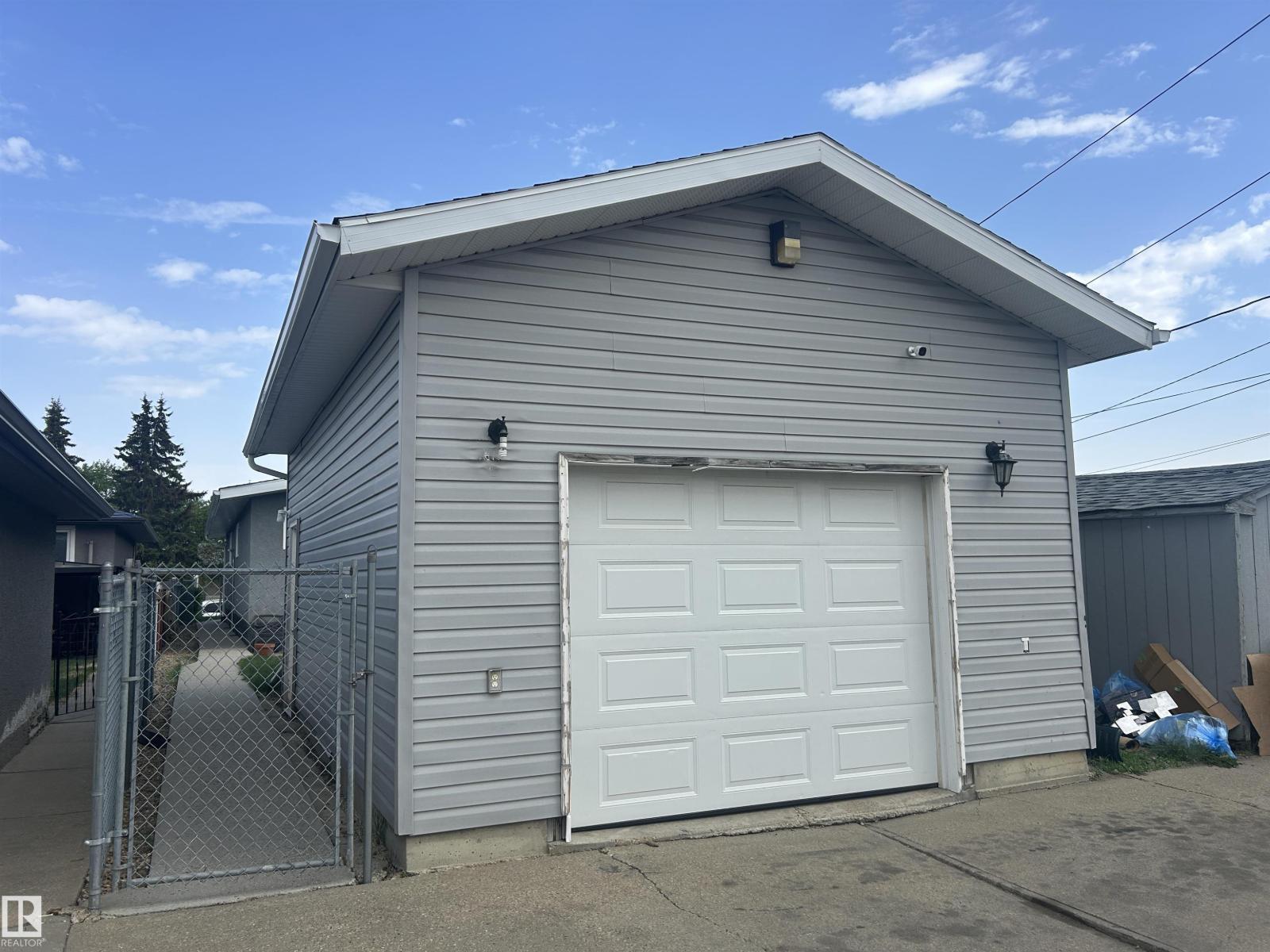 12736 12734 86 ST NW - 22