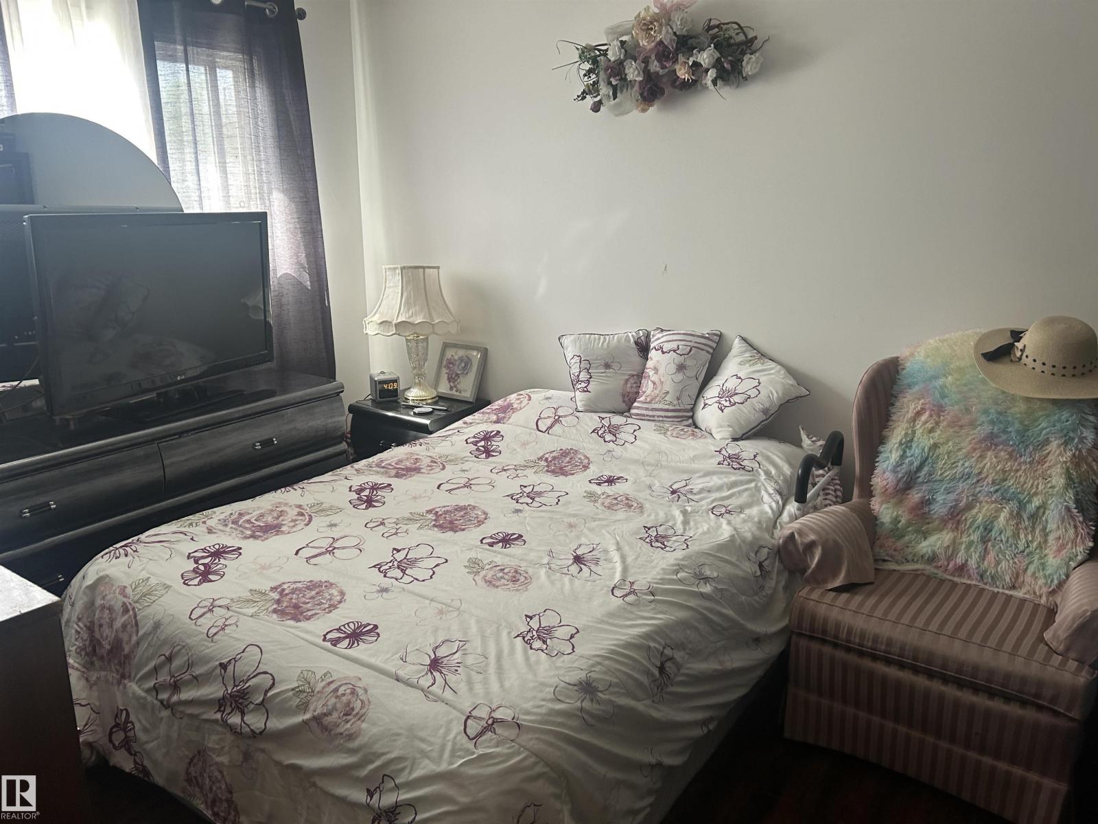 12736 12734 86 ST NW - 5