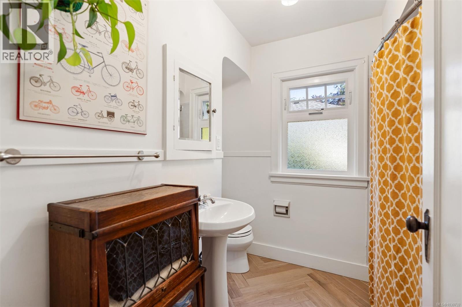  1166 Transit Road, Oak Bay