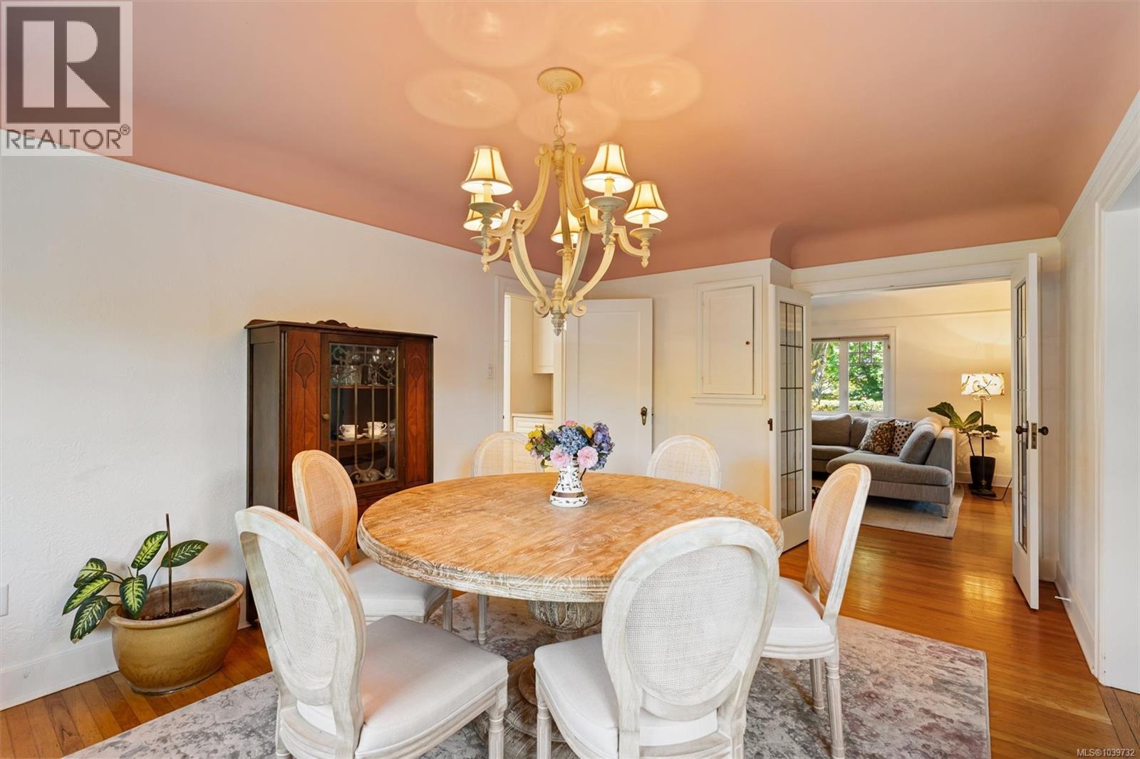  1166 Transit Road, Oak Bay