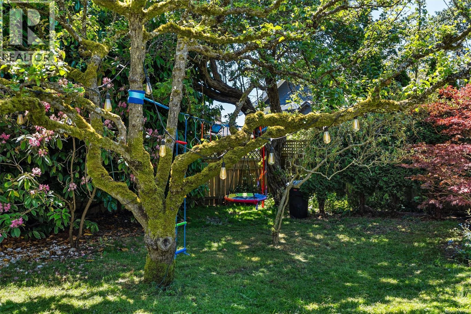  1166 Transit Road, Oak Bay