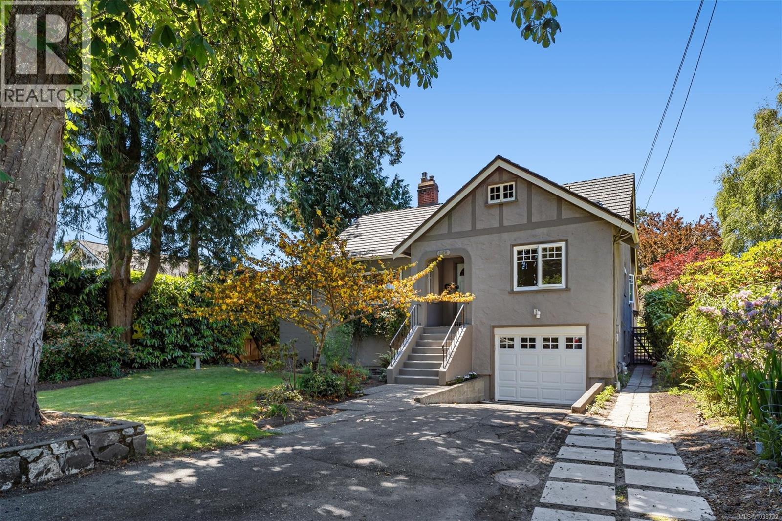  1166 Transit Road, Oak Bay