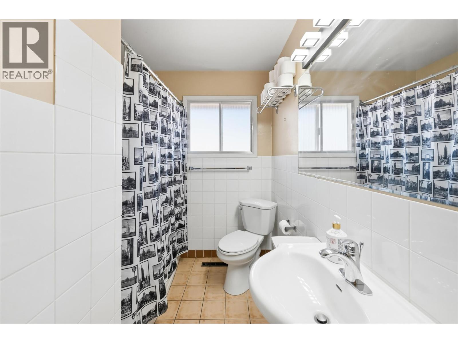 459 Penticton Avenue, Penticton