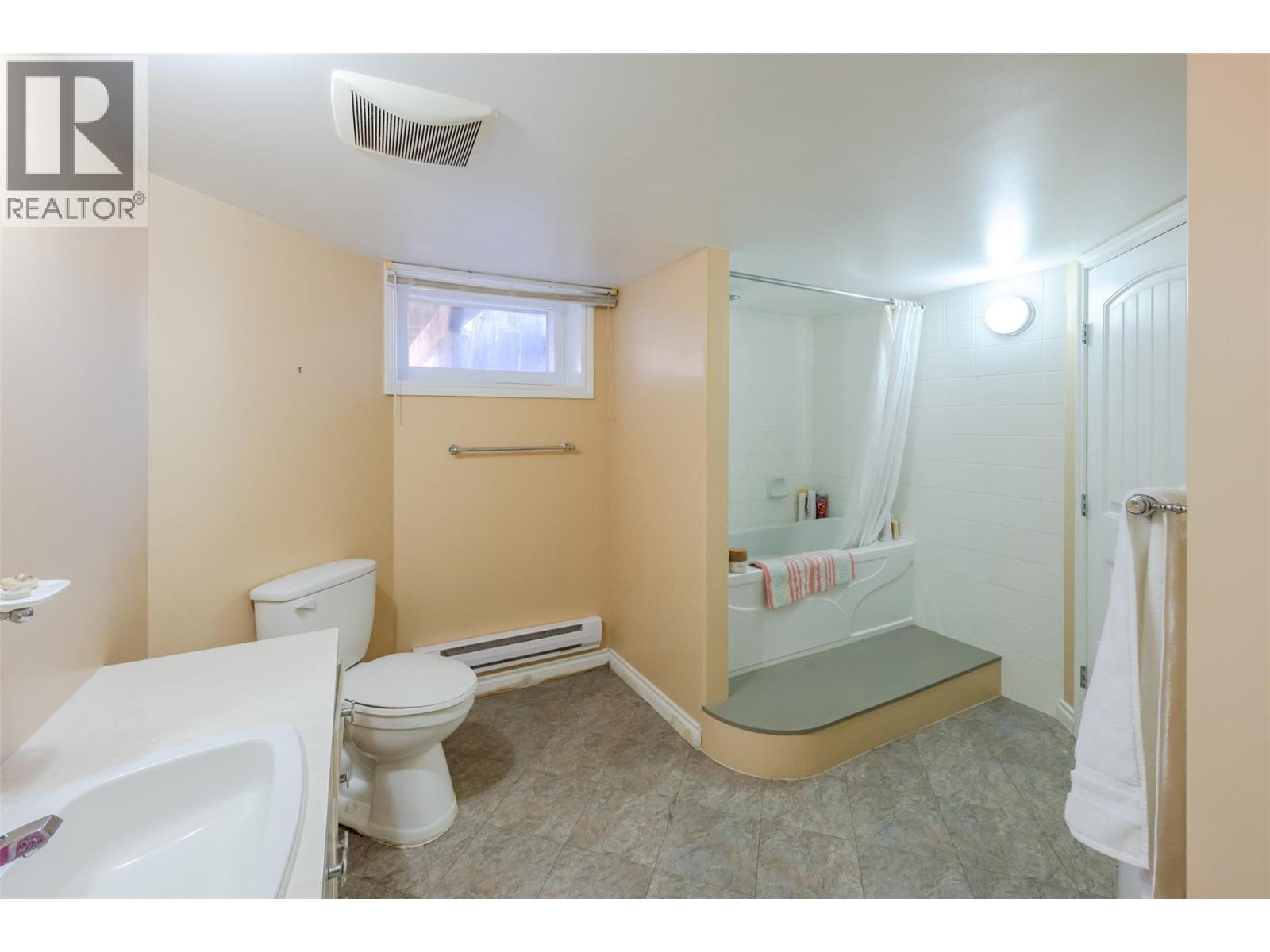 459 Penticton Avenue - 40