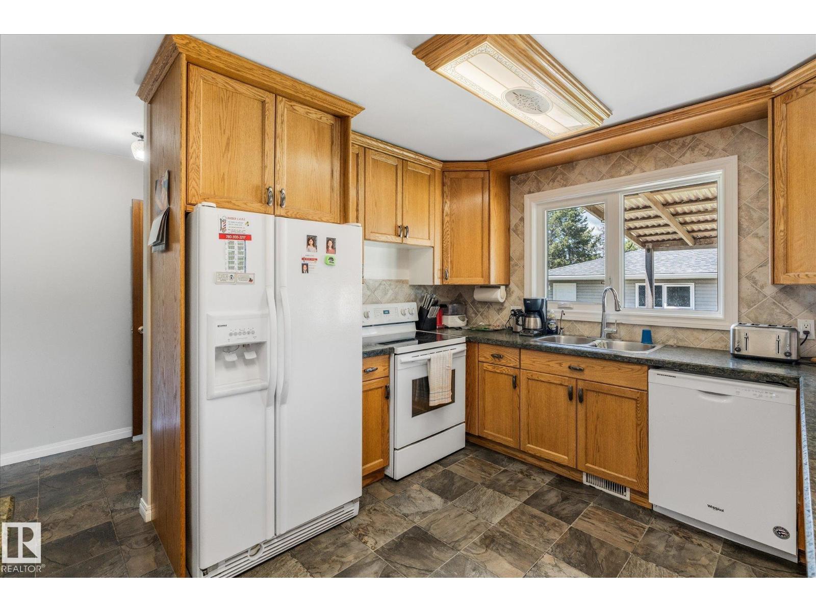 13 OATWAY DR — photo 12