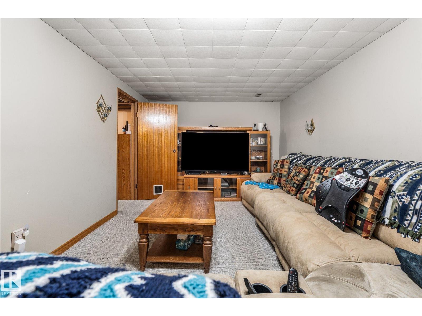13 OATWAY DR — photo 31