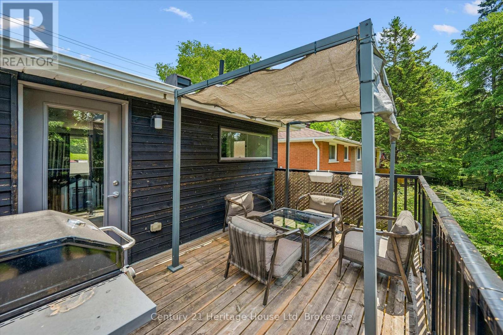 372 VICTORIA ROAD N - 31