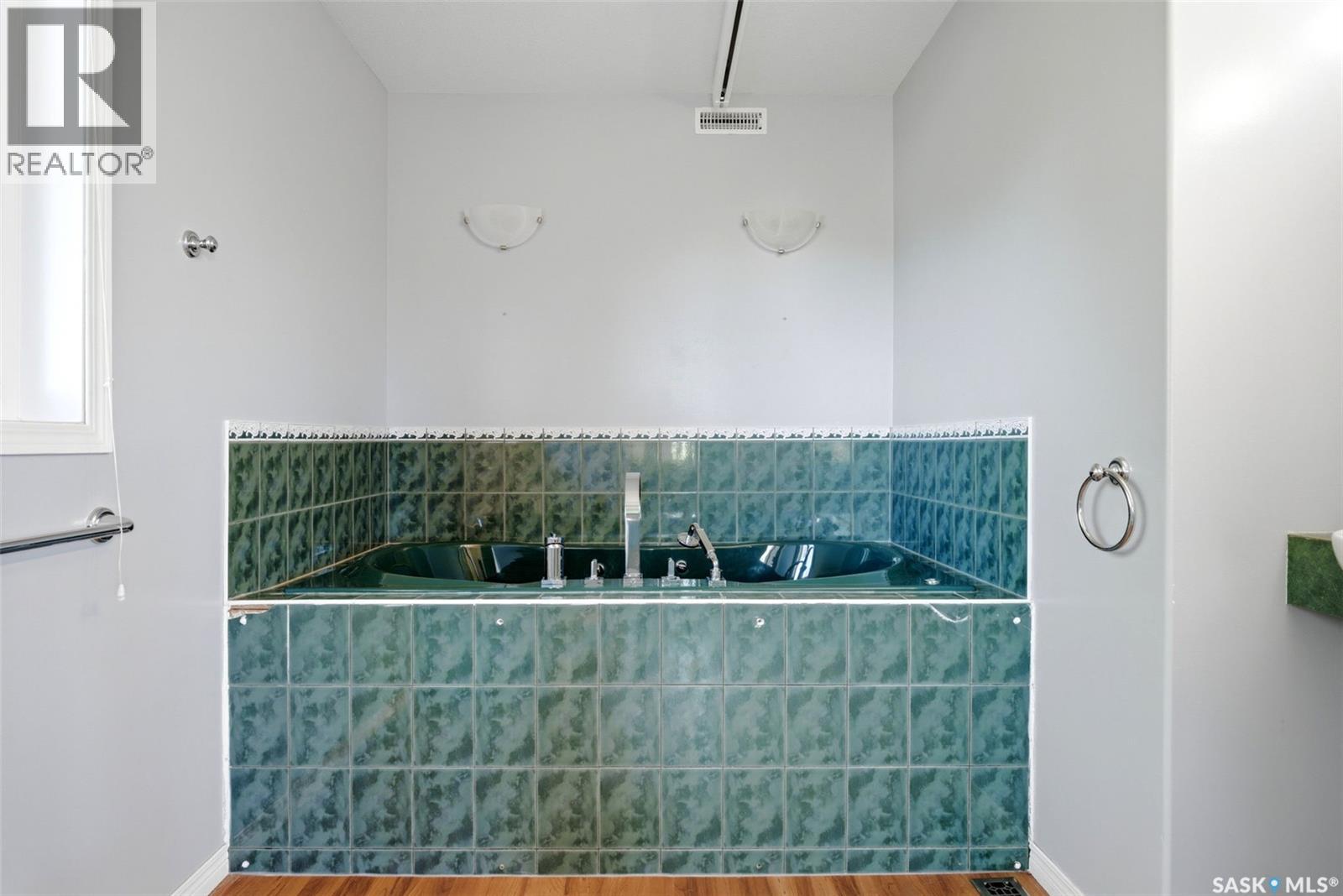 3407 Bishop CRESCENT E — photo 19
