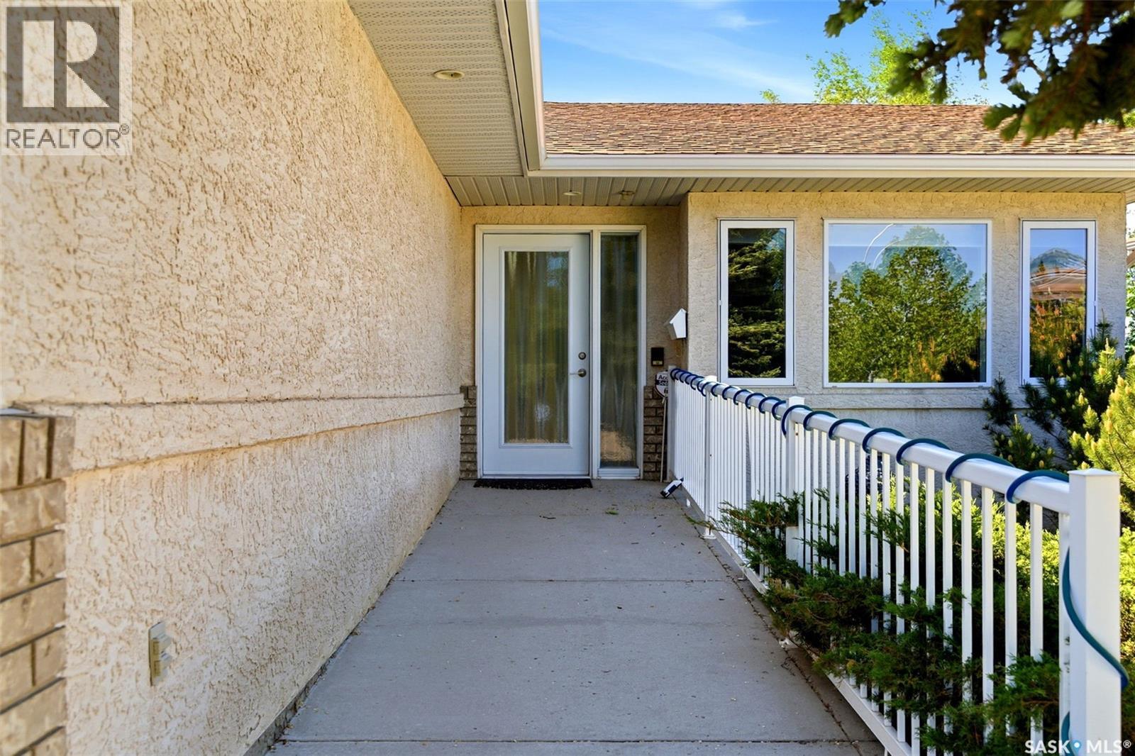 3407 Bishop CRESCENT E - photo 3