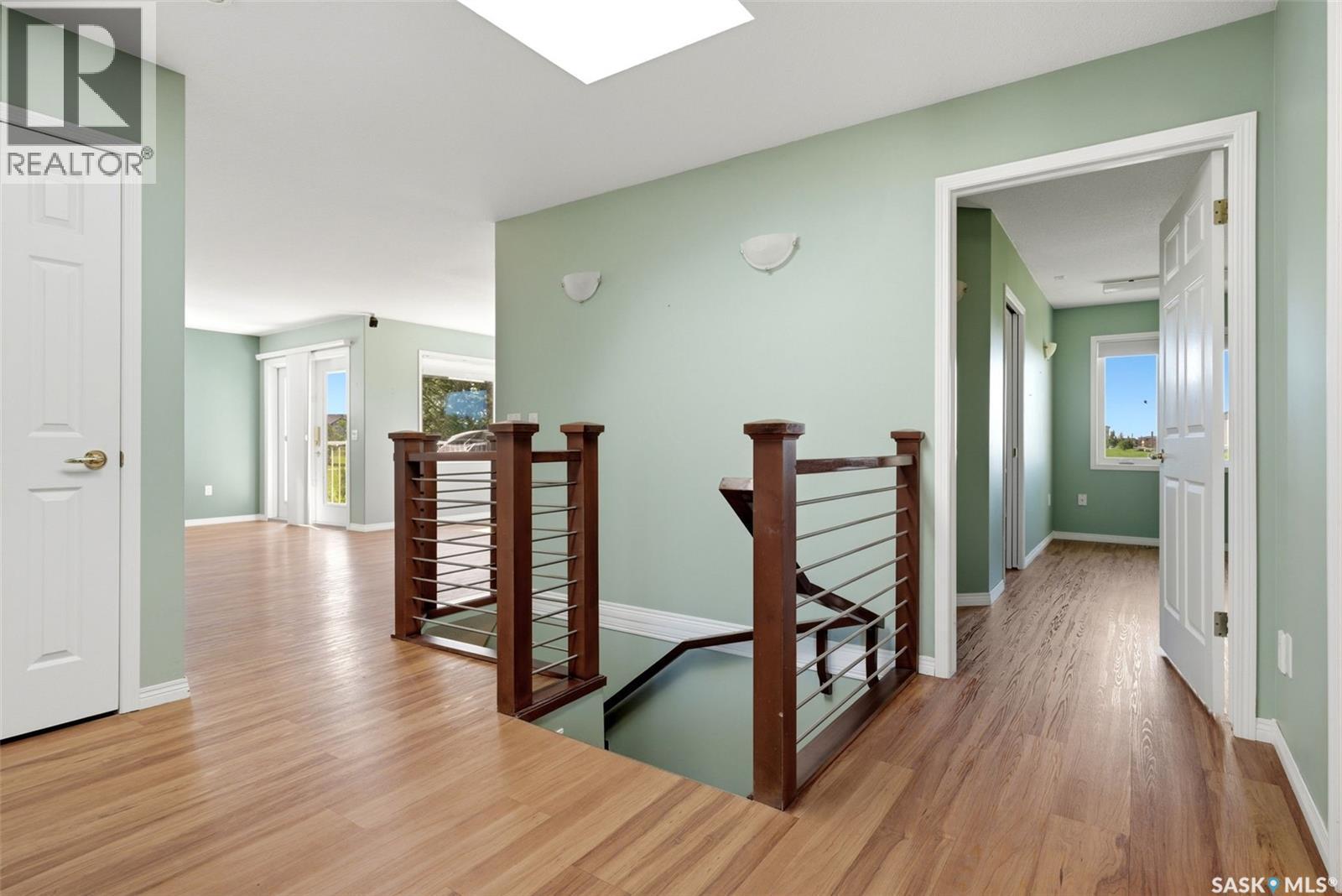 3407 Bishop CRESCENT E — photo 32