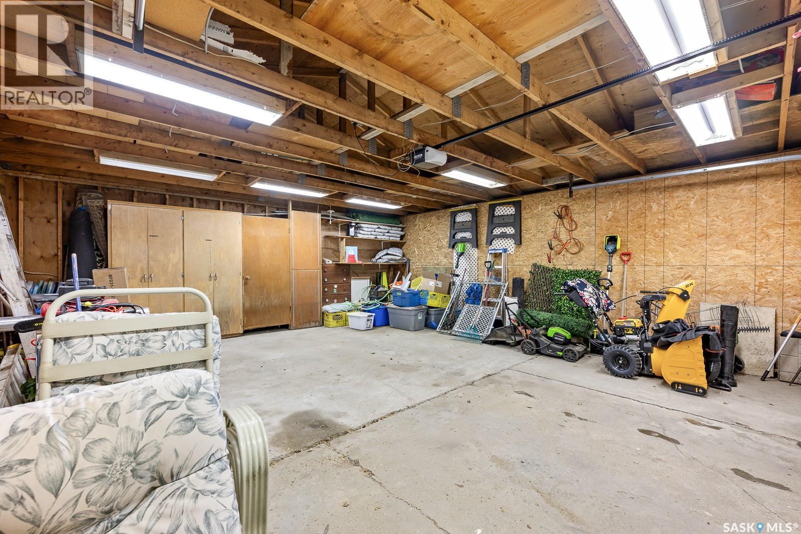 621 20TH AVENUE E — photo 35