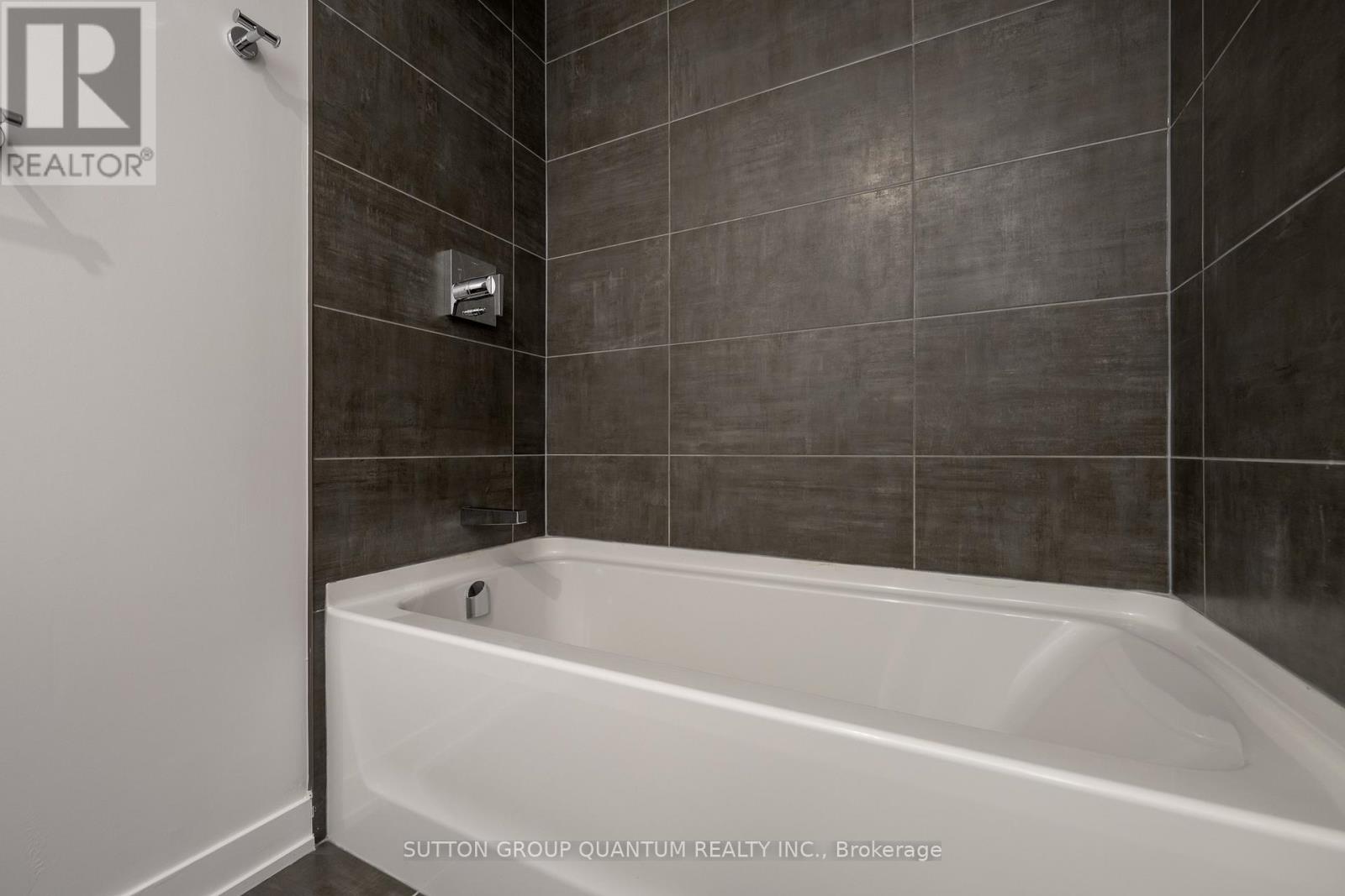 #316 15 HOLMES AVENUE - 11