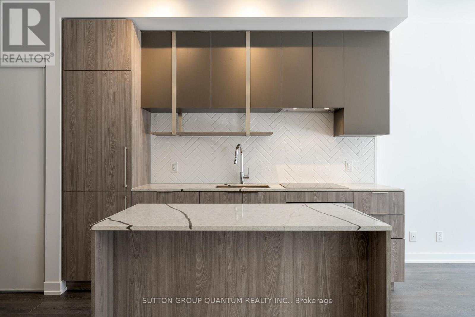 #316 15 HOLMES AVENUE - 4
