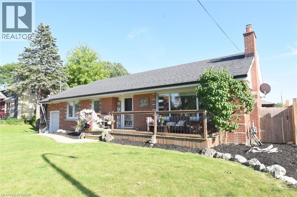 4-bedroom home for sale at 16 PARKVIEW Road, Hagersville ON · photo 3 of 38