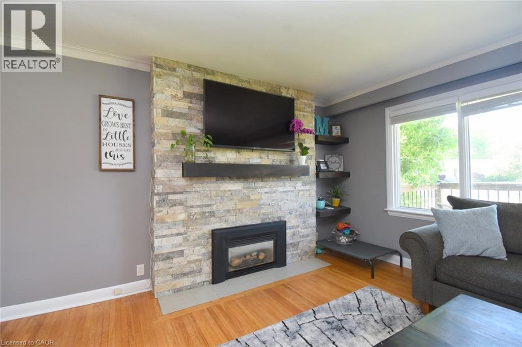 4-bedroom home for sale at 16 PARKVIEW Road, Hagersville ON · photo 7 of 38