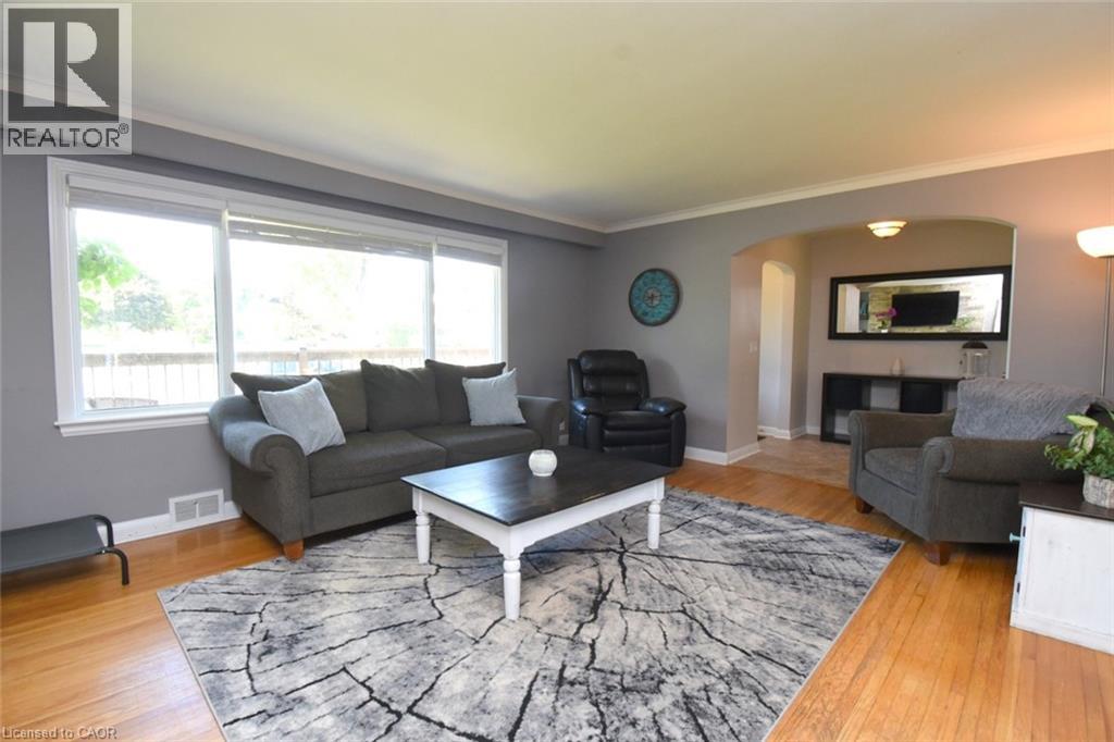 4-bedroom home for sale at 16 PARKVIEW Road, Hagersville ON · photo 8 of 38