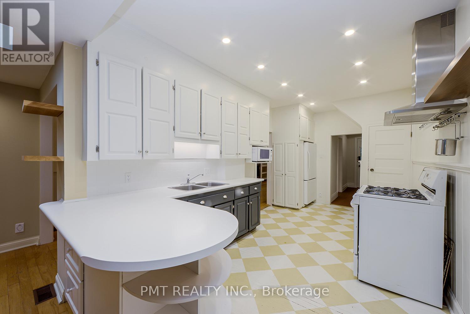 47 HERBERT AVENUE - 13