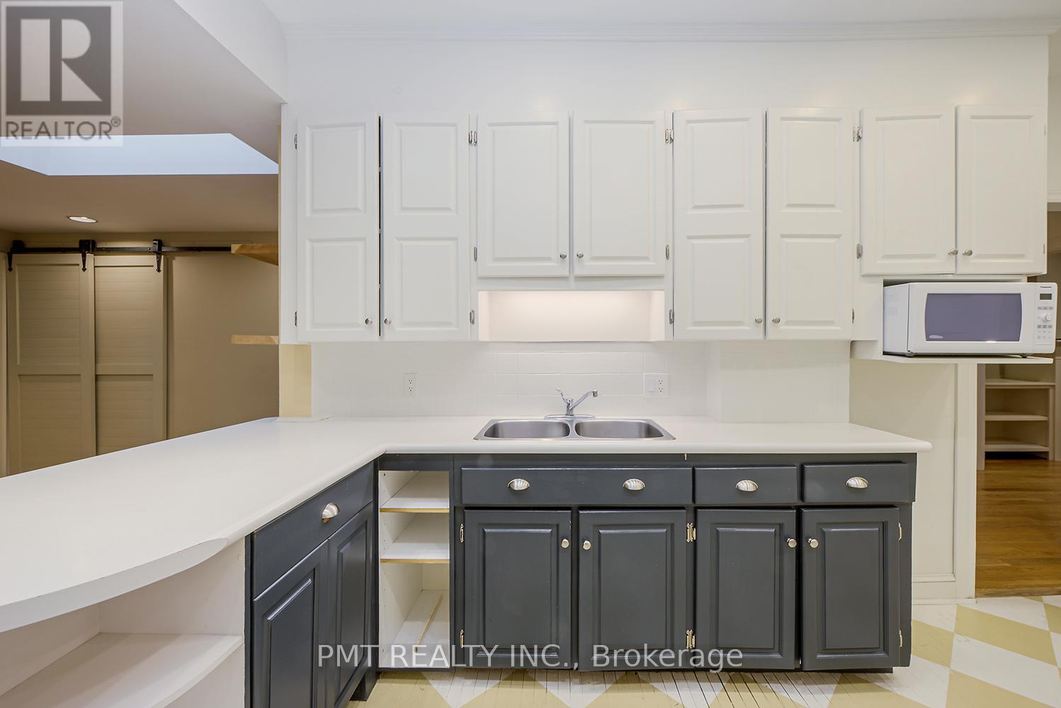 47 HERBERT AVENUE - 16